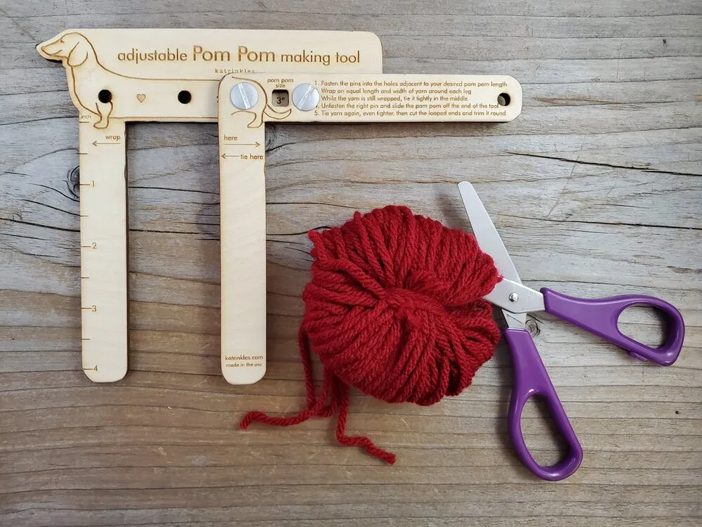 Adjustable Pom Pom Making Tool