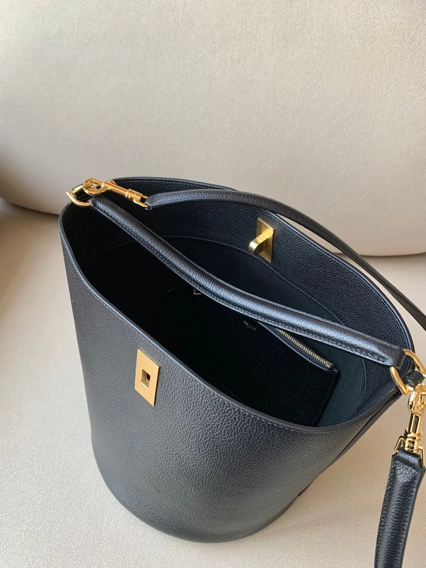 CE Bucket 16 Bag Black For Women 10in/25cm 195573CR4.38NO