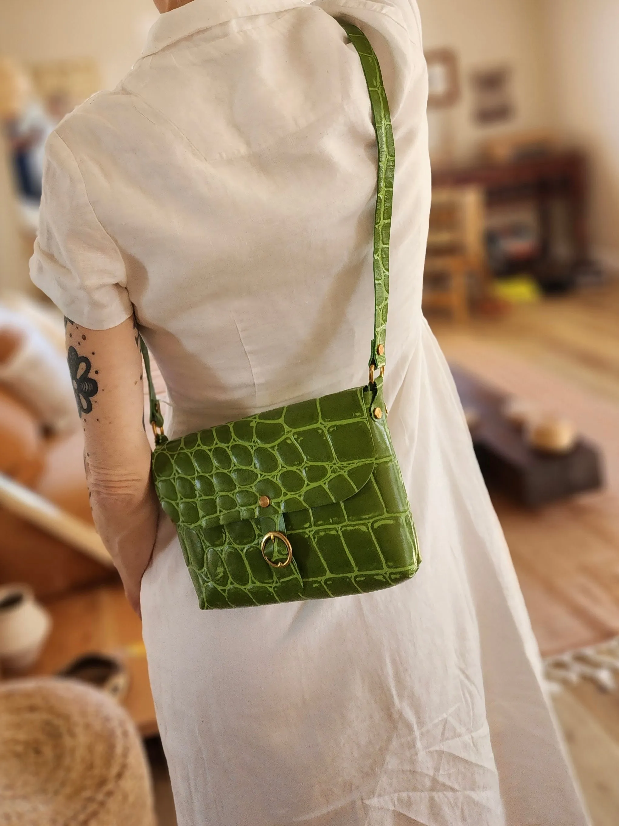 Green Jumbo Croc Embossed  Leather Small Crossbody Flap Messenger Bag