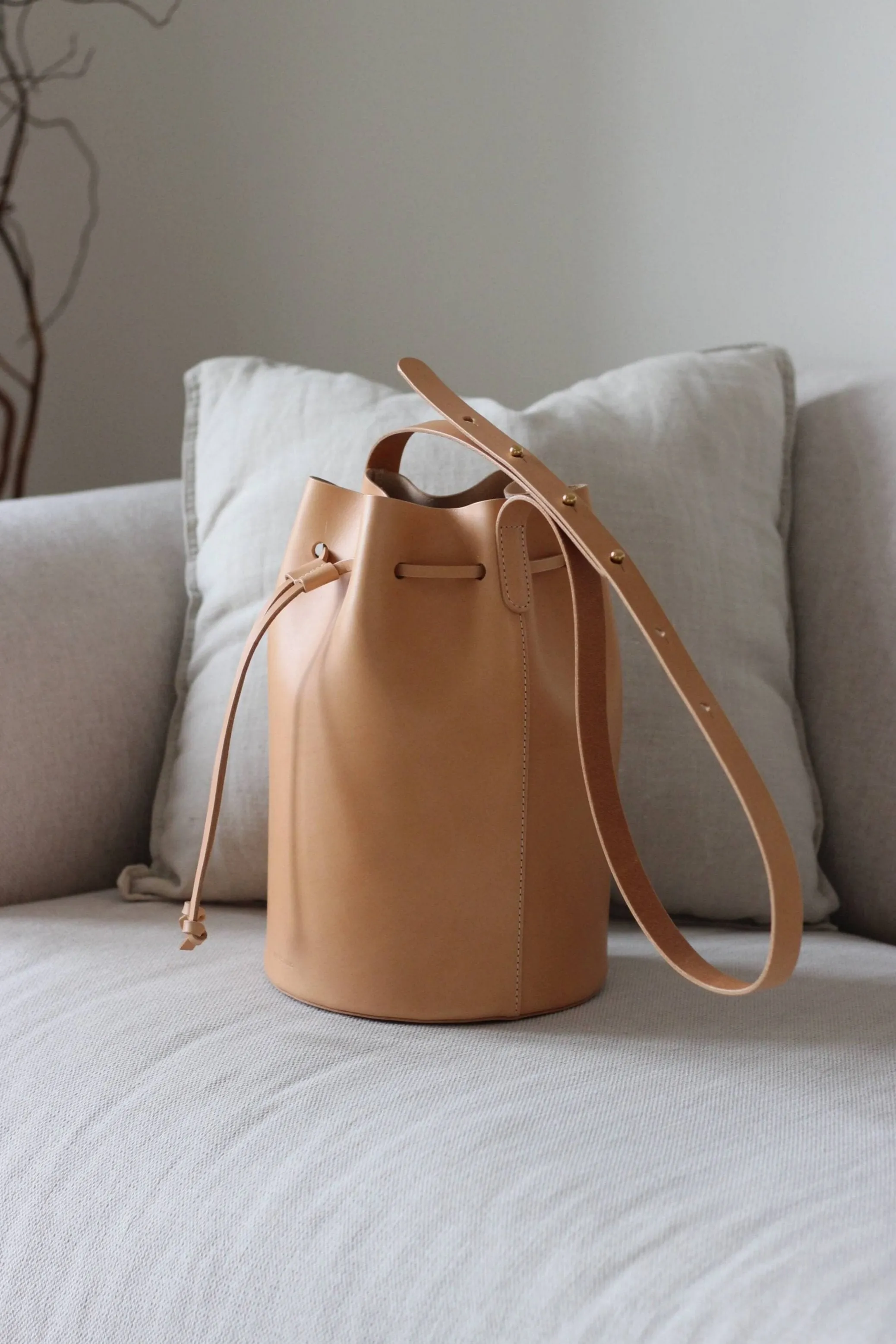 Leather bucket bag natural