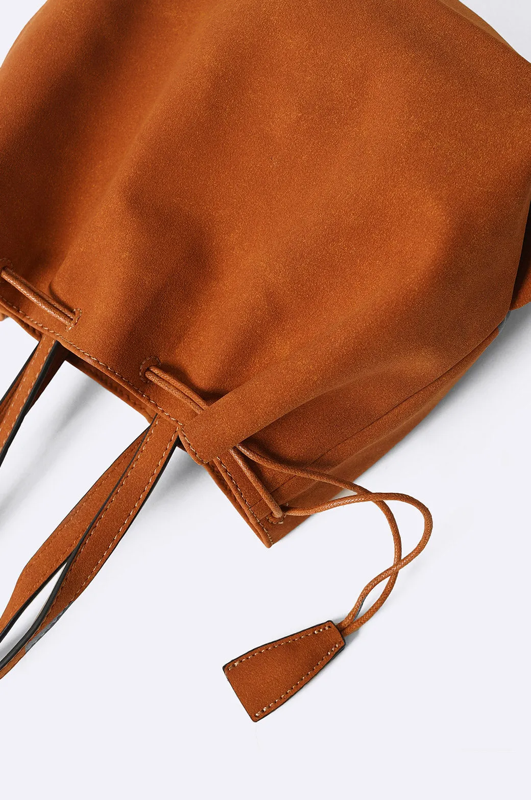 SLOUCHY BUCKET BAG